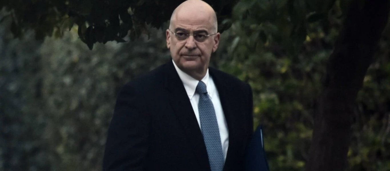 Στο Βουκουρέστι ο Ν.Δένδιας - Εγκάρδια υποδοχή από τον Ρουμάνο ομόλογό του (φώτο)